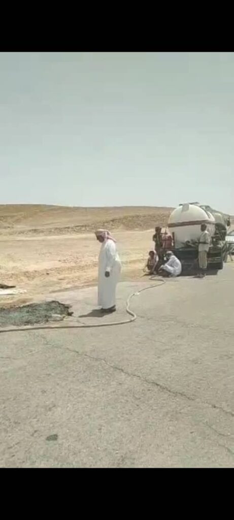 مدير عام رماه يشرف شخصيا على اصلاح الطريق الدولي الرابط بين حضرموت وسلطنة عمان "صور" مدير عام رماه يشرف شخصيا على اصلاح الطريق الدولي الرابط بين حضرموت وسلطنة عمان "صور"