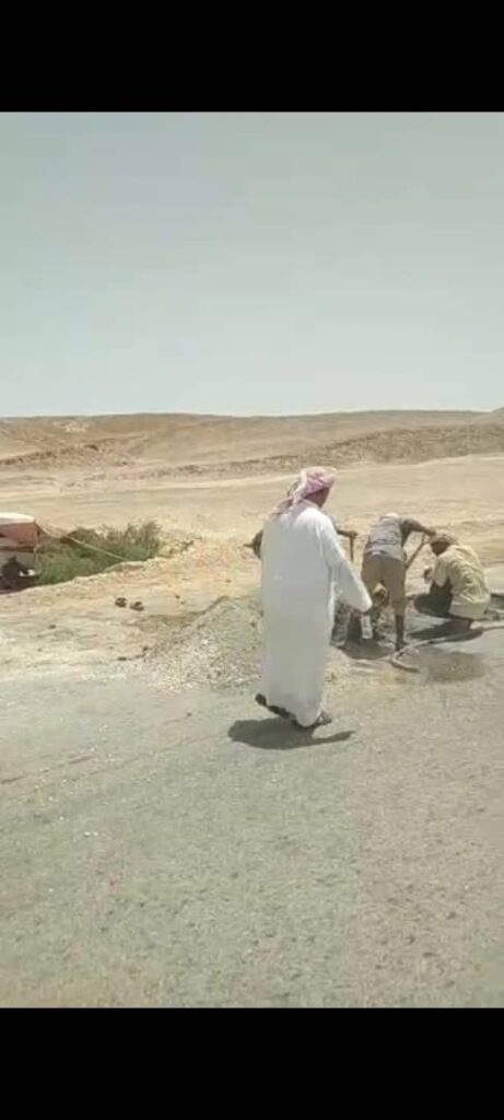 مدير عام رماه يشرف شخصيا على اصلاح الطريق الدولي الرابط بين حضرموت وسلطنة عمان "صور" مدير عام رماه يشرف شخصيا على اصلاح الطريق الدولي الرابط بين حضرموت وسلطنة عمان "صور"