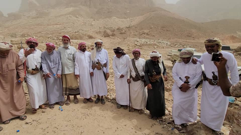 مشايخ القف والشريط الصحراوي يشيدون بالمبادرة الخيرية لدولة الإمارات في مشروع "عقبة مدودة " مشايخ القف والشريط الصحراوي يشيدون بالمبادرة الخيرية لدولة الإمارات في مشروع "عقبة مدودة "