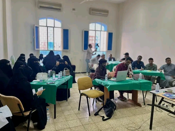 جامعة المهرة تدشن دورة الذكاء الاصطناعي وتقنياته في الشؤون الإدارية. جامعة المهرة تدشن دورة الذكاء الاصطناعي وتقنياته في الشؤون الإدارية.