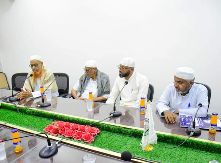 لقاء في سيئون بين هيئة المؤتمر الجامع بسيئون والتجمع اليمني للإصلاح بشأن توحيد الجهود المشتركة لمصلحة حضرموت لقاء في سيئون بين هيئة المؤتمر الجامع بسيئون والتجمع اليمني للإصلاح بشأن توحيد الجهود المشتركة لمصلحة حضرموت