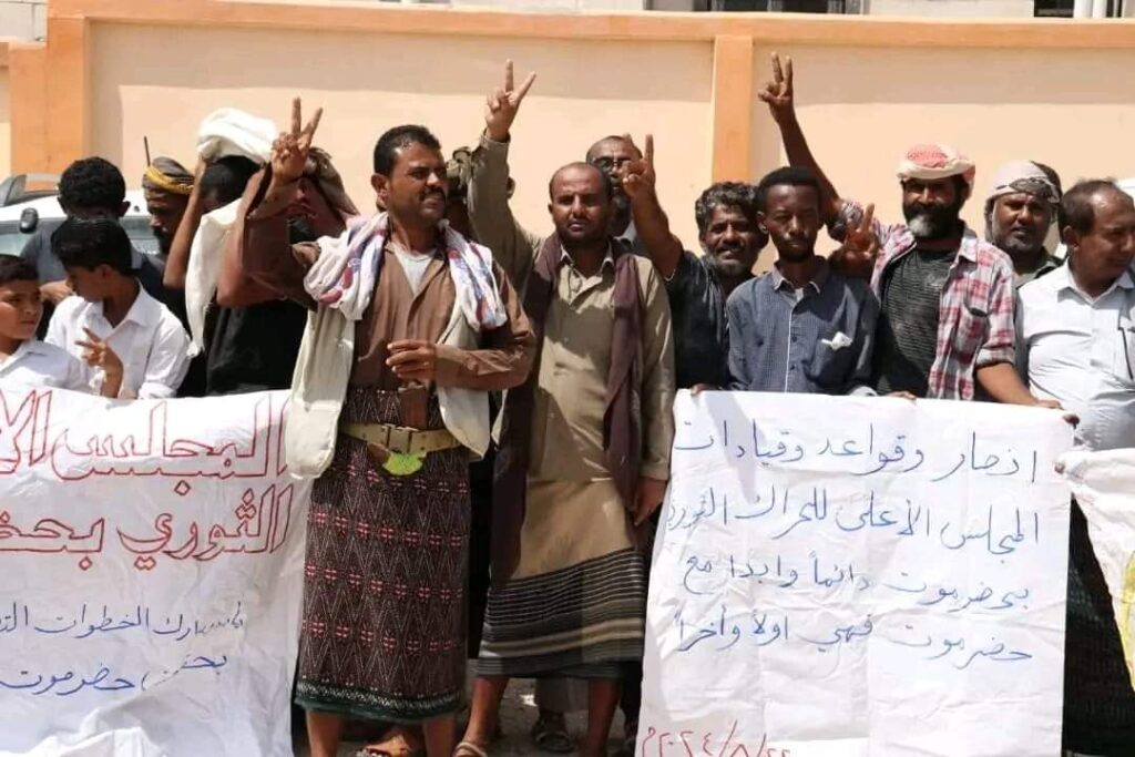 رئيس مجلس الحراك الثوري بمديرية يبعث يشيد بوقفة حلف قبائل حضرموت ويقف مع مطالبه المشروعة رئيس مجلس الحراك الثوري بمديرية يبعث يشيد بوقفة حلف قبائل حضرموت ويقف مع مطالبه المشروعة