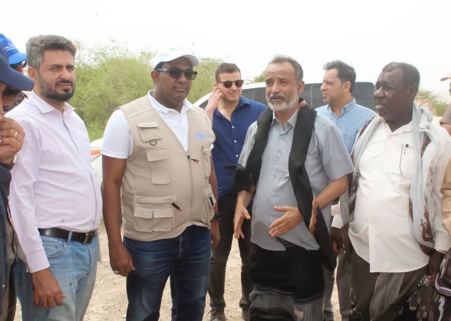 مدير عام مكتب الزراعة والري بساحل حضرموتوالممثل المقيم لمنظمة الفاو باليمن يتفقدان المواقع الزراعية المستهدفة لمشاريع التطوير مدير عام مكتب الزراعة والري بساحل حضرموتوالممثل المقيم لمنظمة الفاو باليمن يتفقدان المواقع الزراعية المستهدفة لمشاريع التطوير