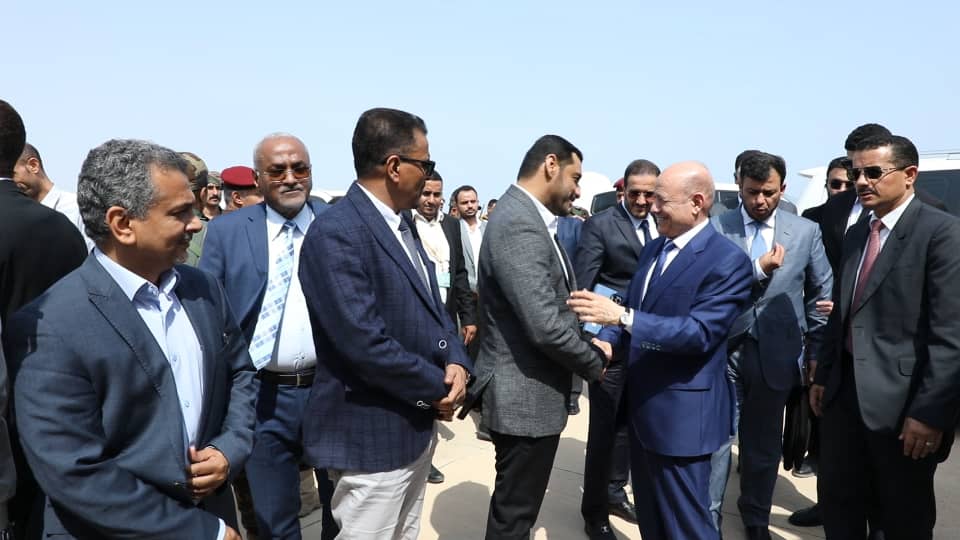 رئيس مجلس القيادة الرئاسي يختتم زيارته التفقدية لحضرموت رئيس مجلس القيادة الرئاسي يختتم زيارته التفقدية لحضرموت