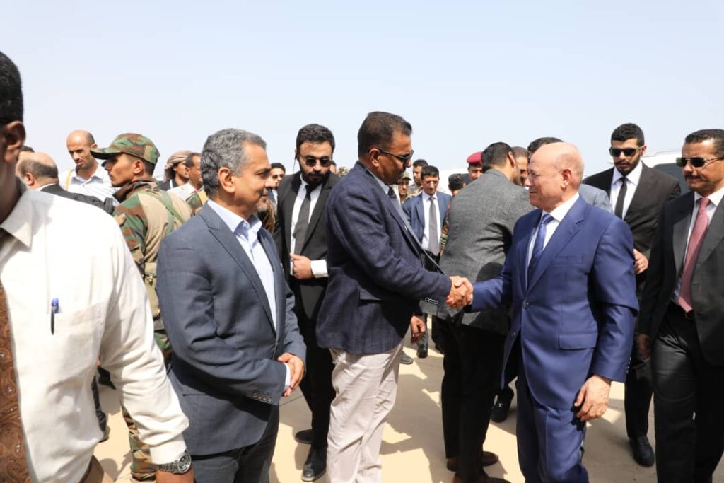 رئيس مجلس القيادة الرئاسي يختتم زيارته التفقدية لحضرموت رئيس مجلس القيادة الرئاسي يختتم زيارته التفقدية لحضرموت