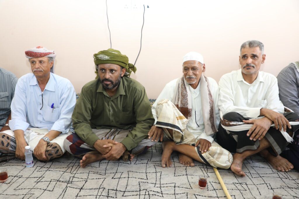رئيس حلف قبائل حضرموت يستقبل وفدًا من مناصب مشايخ آل باوزير رئيس حلف قبائل حضرموت يستقبل وفدًا من مناصب مشايخ آل باوزير
