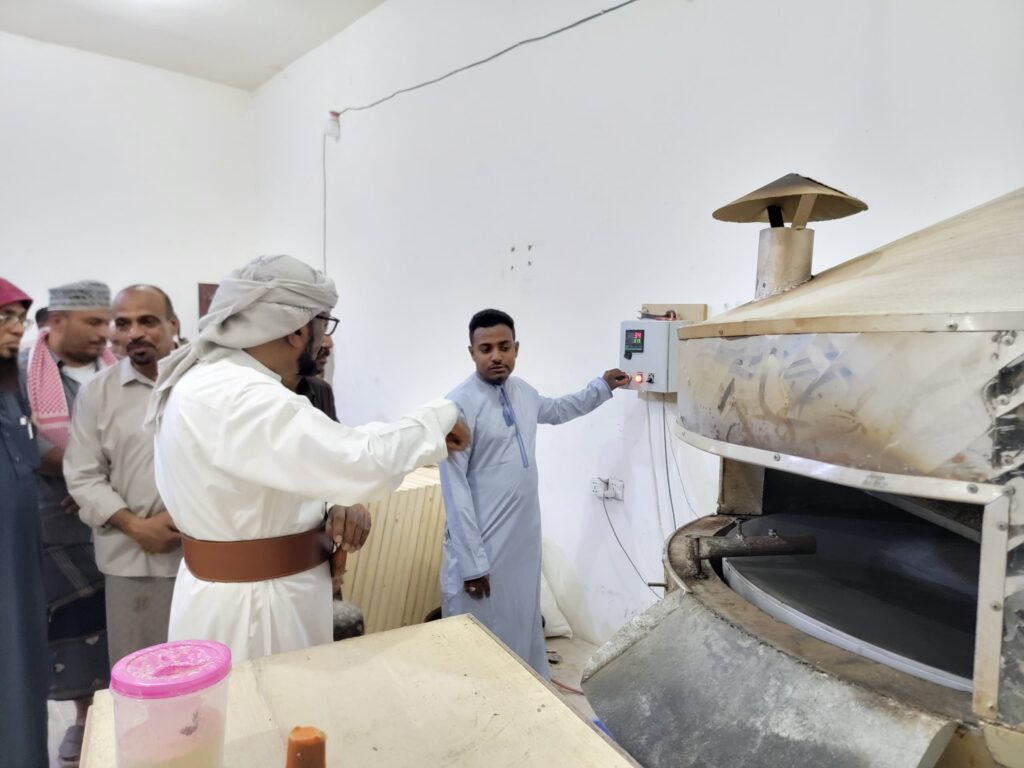 مدير عام شبام يدشن مخابز نفع الخيرية بالمديرية مدير عام شبام يدشن مخابز نفع الخيرية بالمديرية