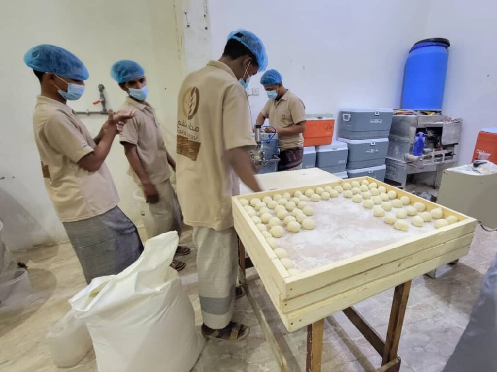 مدير عام شبام يدشن مخابز نفع الخيرية بالمديرية مدير عام شبام يدشن مخابز نفع الخيرية بالمديرية