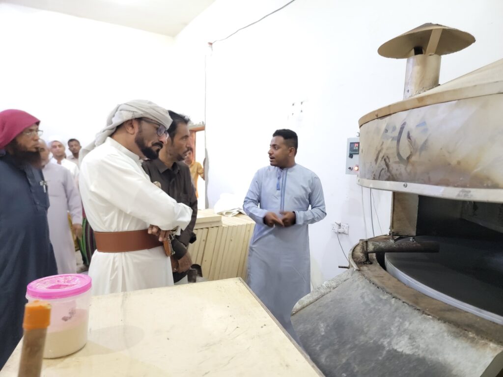 مدير عام شبام يدشن مخابز نفع الخيرية بالمديرية مدير عام شبام يدشن مخابز نفع الخيرية بالمديرية