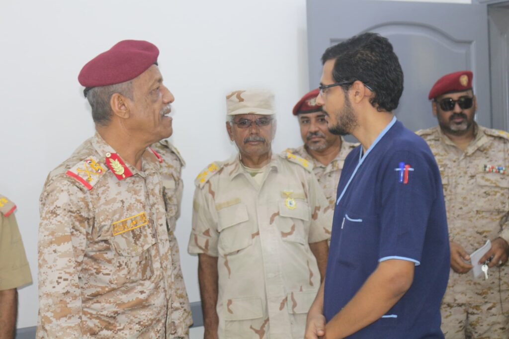 قائد المنطقة العسكرية الثانية يفتتح العيادات الخارجية بالمستشفى العسكري قائد المنطقة العسكرية الثانية يفتتح العيادات الخارجية بالمستشفى العسكري