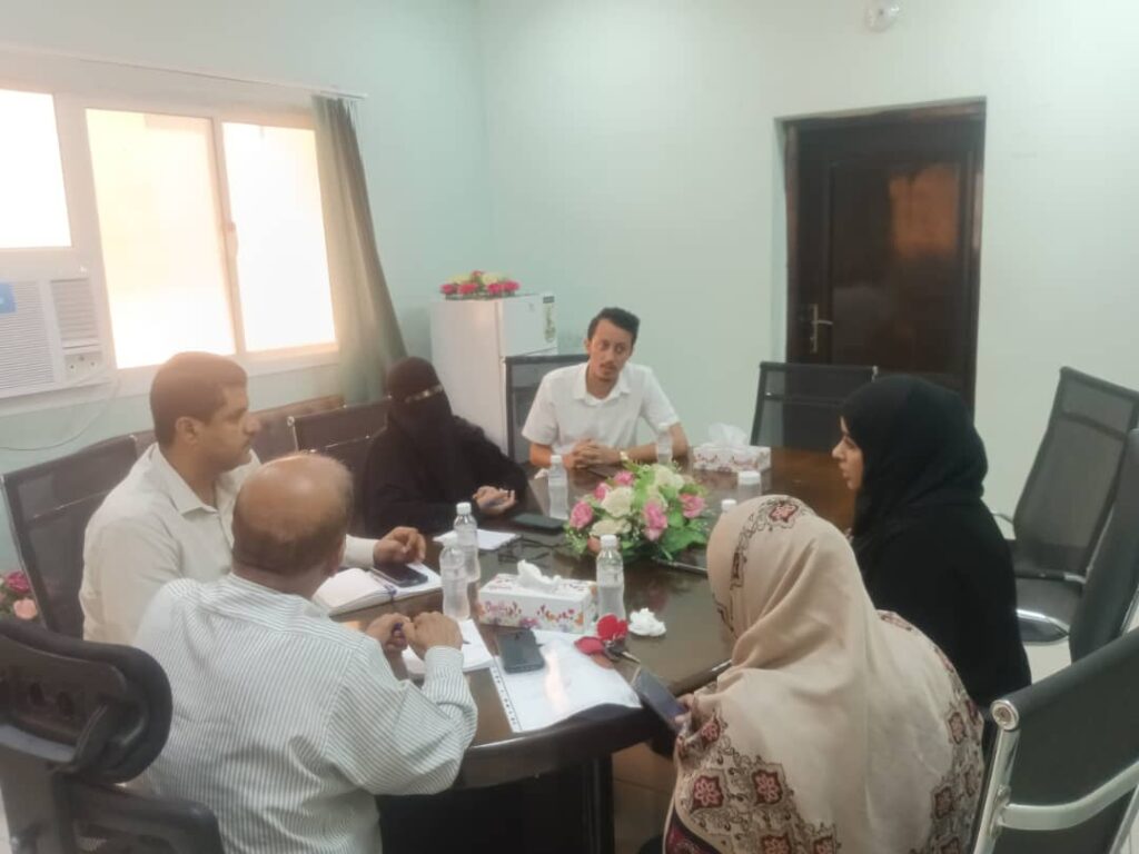 لقاء مشترك بين مكتب وزارة الصحة و السكان بحضرموت الساحل و المؤسسة العامة لمياة الريف لمناقشة تدخلاتهم في مواجهة وباء الكوليرا بالمديريات لقاء مشترك بين مكتب وزارة الصحة و السكان بحضرموت الساحل و المؤسسة العامة لمياة الريف لمناقشة تدخلاتهم في مواجهة وباء الكوليرا بالمديريات