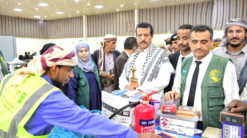 مركز الملك سلمان يدشن توزيع حقائب مهنية لـ93 مستفيدًا من مشروع التدريب المهني ودعم مهارات الأعمال مركز الملك سلمان يدشن توزيع حقائب مهنية لـ93 مستفيدًا من مشروع التدريب المهني ودعم مهارات الأعمال