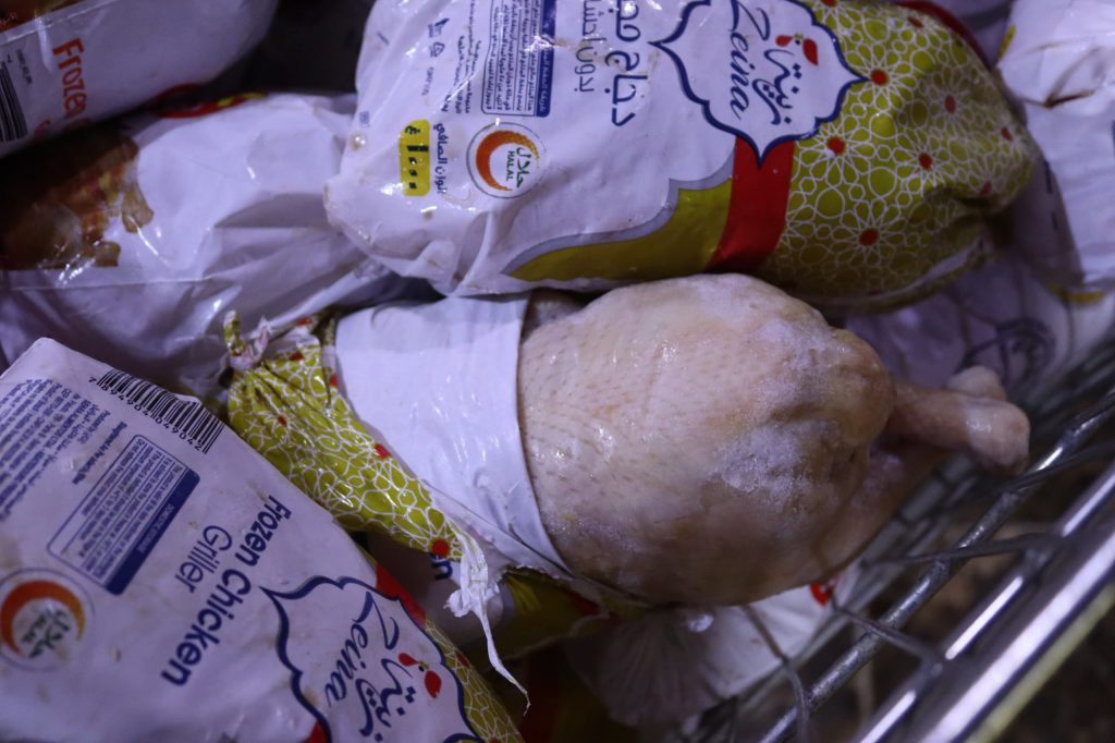 حملة مكثفة للإصحاح البيئي تكشف عن مخالفات خطيرة تهدد حياة المواطنين في أحد أكبر سوبر ماركت بالمكلا حملة مكثفة للإصحاح البيئي تكشف عن مخالفات خطيرة تهدد حياة المواطنين في أحد أكبر سوبر ماركت بالمكلا