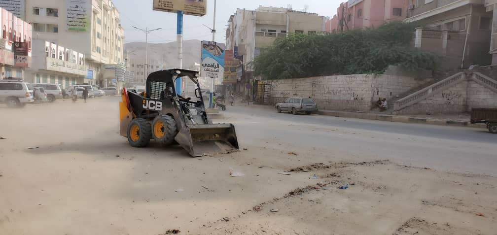 صندوق نظافة ساحل حضرموت ينفذ حملة مكثفة مشتركة لإزالة ورفع مخلفات المنخفض الجوي بالمكلا صندوق نظافة ساحل حضرموت ينفذ حملة مكثفة مشتركة لإزالة ورفع مخلفات المنخفض الجوي بالمكلا