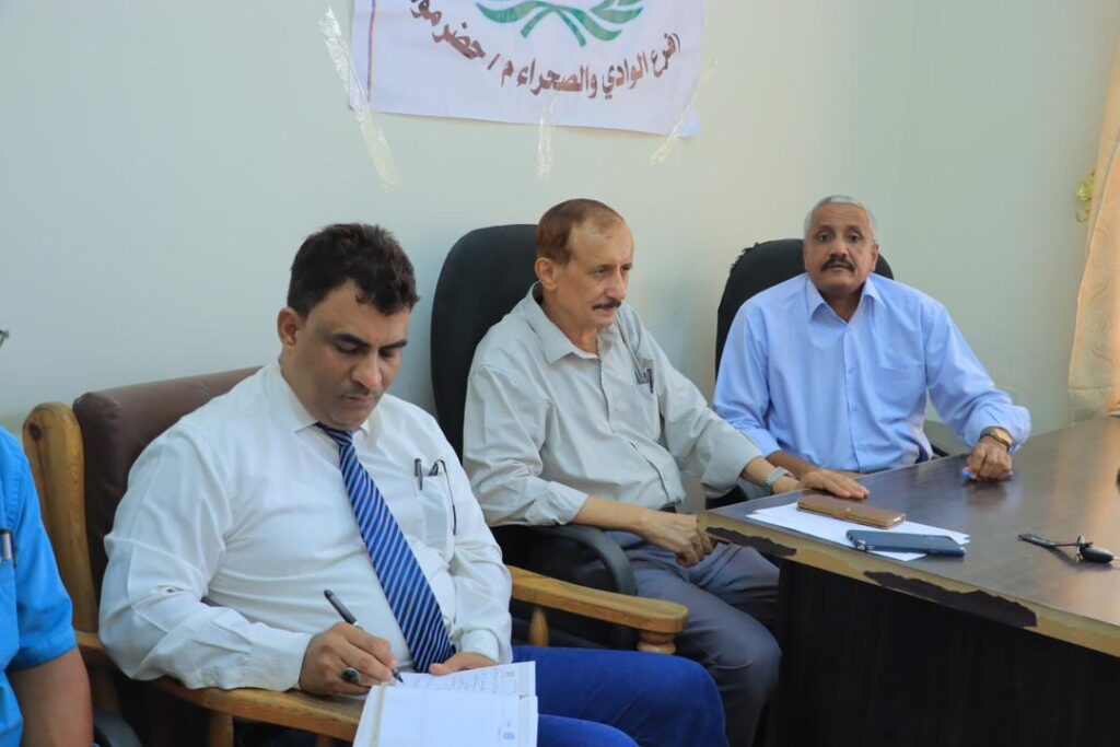 قيادة فرع نادي القضاة الجنوبي بالوادي والصحراء م/ حضرموت تعقد اجتماعا مشتركا مع نقابة الموظفين الاداريين بالسلطه القضائية بالوادي بحضور فضيلة القاضي رئيس محكمة استئناف سيئون قيادة فرع نادي القضاة الجنوبي بالوادي والصحراء م/ حضرموت تعقد اجتماعا مشتركا مع نقابة الموظفين الاداريين بالسلطه القضائية بالوادي بحضور فضيلة القاضي رئيس محكمة استئناف سيئون