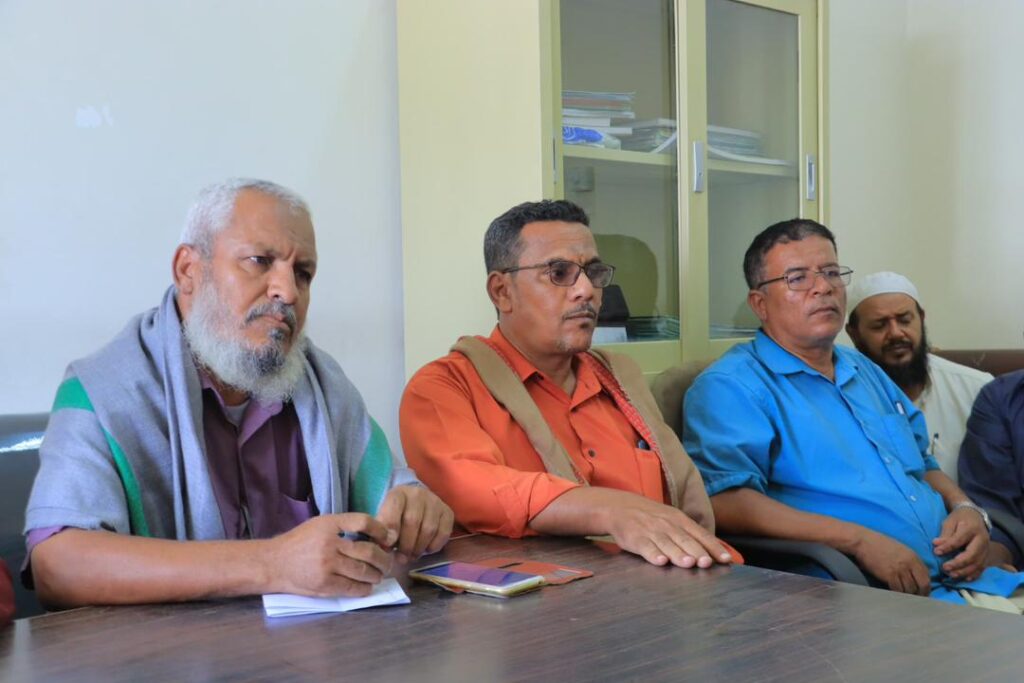 قيادة فرع نادي القضاة الجنوبي بالوادي والصحراء م/ حضرموت تعقد اجتماعا مشتركا مع نقابة الموظفين الاداريين بالسلطه القضائية بالوادي بحضور فضيلة القاضي رئيس محكمة استئناف سيئون قيادة فرع نادي القضاة الجنوبي بالوادي والصحراء م/ حضرموت تعقد اجتماعا مشتركا مع نقابة الموظفين الاداريين بالسلطه القضائية بالوادي بحضور فضيلة القاضي رئيس محكمة استئناف سيئون