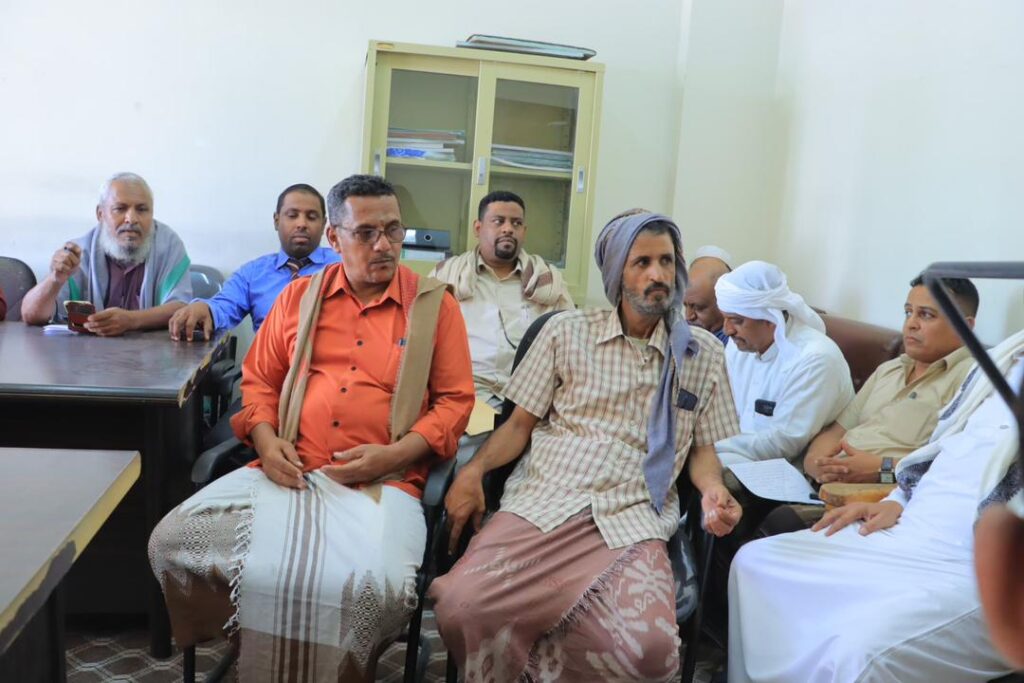 قيادة فرع نادي القضاة الجنوبي بالوادي والصحراء م/ حضرموت تعقد اجتماعا مشتركا مع نقابة الموظفين الاداريين بالسلطه القضائية بالوادي بحضور فضيلة القاضي رئيس محكمة استئناف سيئون قيادة فرع نادي القضاة الجنوبي بالوادي والصحراء م/ حضرموت تعقد اجتماعا مشتركا مع نقابة الموظفين الاداريين بالسلطه القضائية بالوادي بحضور فضيلة القاضي رئيس محكمة استئناف سيئون