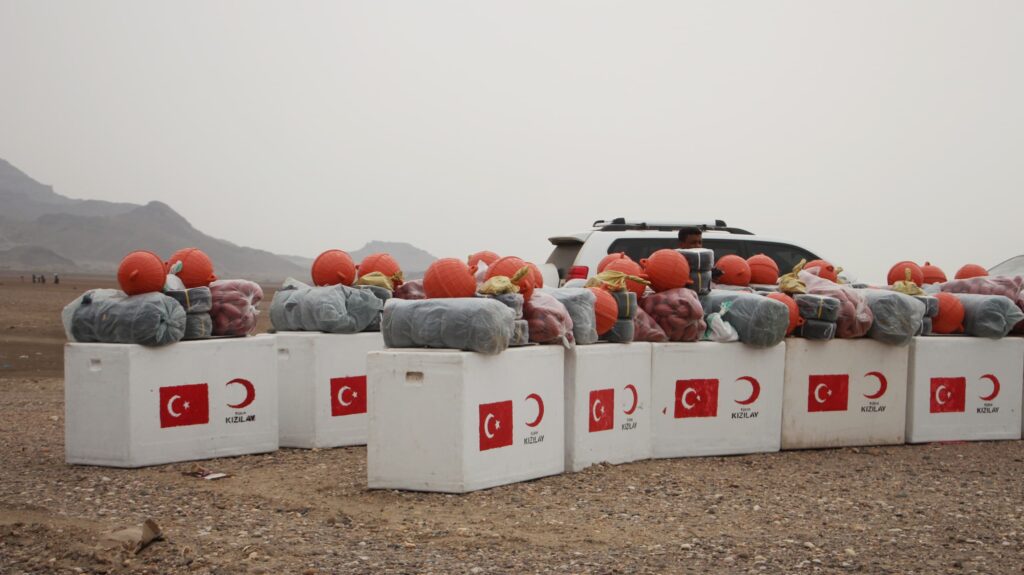 بتمويل الهلال التركي وتنفيذ الهلال الأحمر اليمني فرع لحج .. محافظة لحج تشهد تنفيذ مشروع دعم الصيادين بمديرية المضاربة ورأس العارة بتمويل الهلال التركي وتنفيذ الهلال الأحمر اليمني فرع لحج .. محافظة لحج تشهد تنفيذ مشروع دعم الصيادين بمديرية المضاربة ورأس العارة