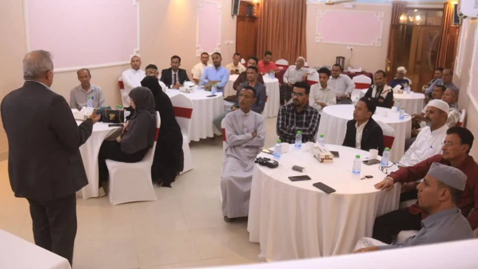 إذاعة سيئون تنظم مساء أمس أمسية تدريبية في مهارات الصوت للمدرب القدير سالم الجحوشي إذاعة سيئون تنظم مساء أمس أمسية تدريبية في مهارات الصوت للمدرب القدير سالم الجحوشي