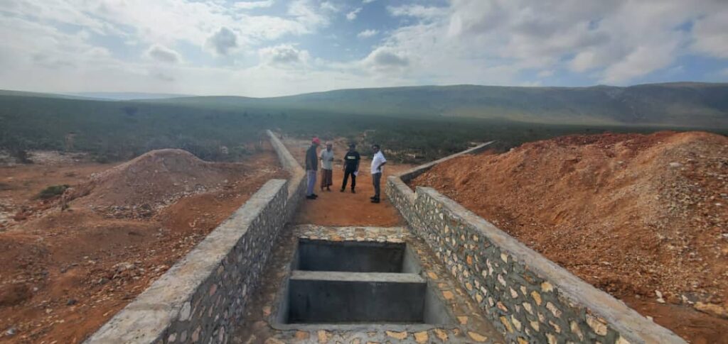 المهندس حوري : مشروع الاشغال العامة المنطقة الفرعية حضرموت و المهرة و سقطرى نفذ عددا من المشاريع في قطاعات مختلفة في جميع المناطق و المديريات المستهدفة المهندس حوري : مشروع الاشغال العامة المنطقة الفرعية حضرموت و المهرة و سقطرى نفذ عددا من المشاريع في قطاعات مختلفة في جميع المناطق و المديريات المستهدفة