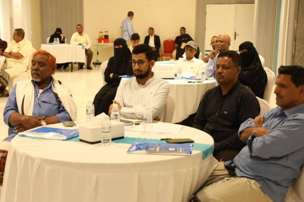 محافظ حضرموت يطلع على خطط ونتائج نشاط اللجنة الاستشارية لدعم جهود التنمية والخدمات محافظ حضرموت يطلع على خطط ونتائج نشاط اللجنة الاستشارية لدعم جهود التنمية والخدمات