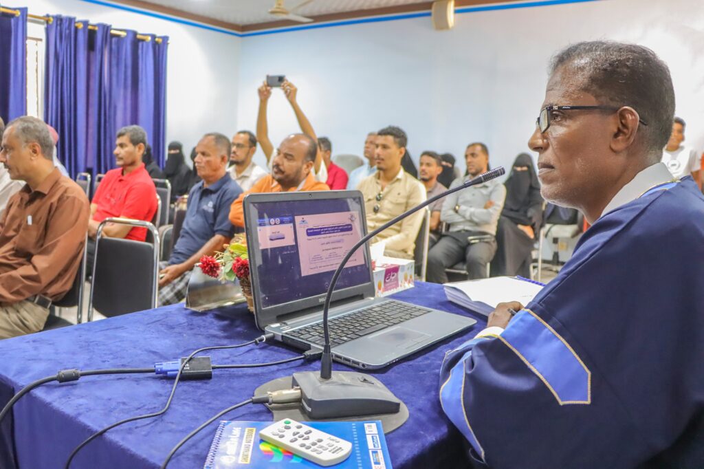 الدكتوراة للباحث محمد عاشور باجبير من جامعة حضرموت في رسالته الموسومة بـ "تصور مقترح لتطوير نظام الدراسات العليا في الجامعات اليمنية في ضوء خبرات بعض الدول" الدكتوراة للباحث محمد عاشور باجبير من جامعة حضرموت في رسالته الموسومة بـ "تصور مقترح لتطوير نظام الدراسات العليا في الجامعات اليمنية في ضوء خبرات بعض الدول"