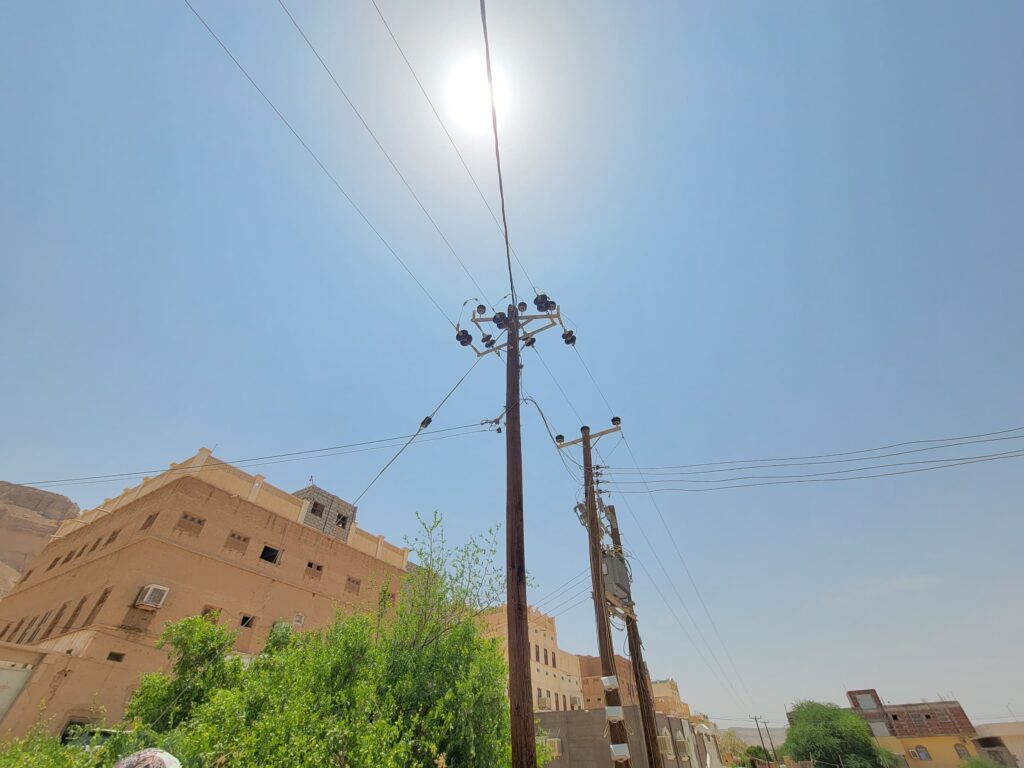 مدير عام شبام يتفقد فرع كهرباء شبام ويشيد بإنجاز جهود فرق الطوارئ لبلاغات المواطنين بالمديرية مدير عام شبام يتفقد فرع كهرباء شبام ويشيد بإنجاز جهود فرق الطوارئ لبلاغات المواطنين بالمديرية