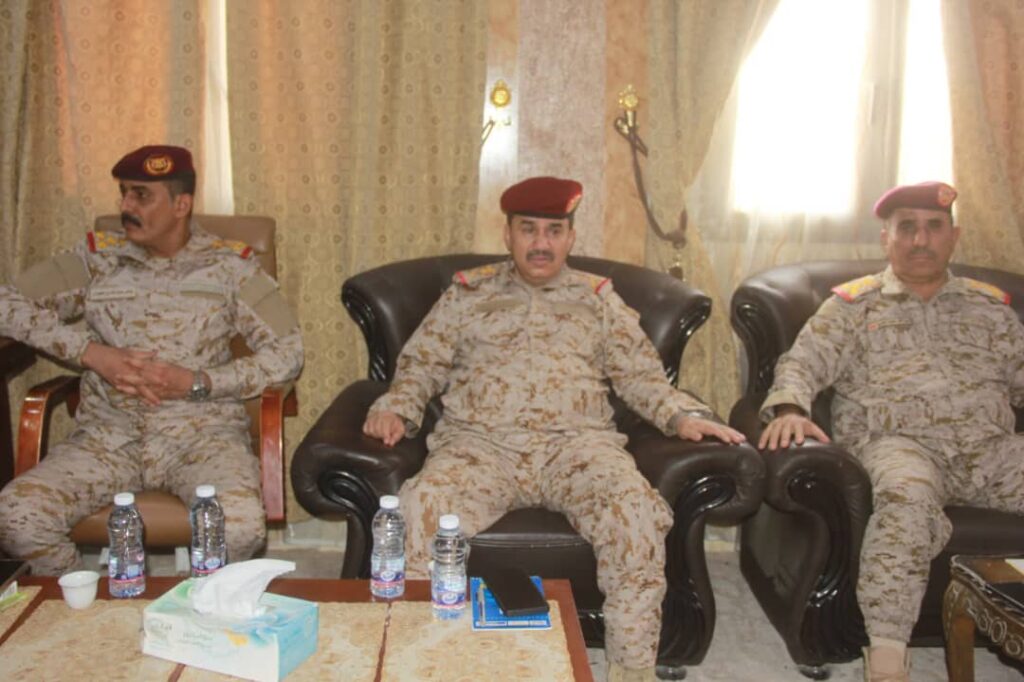 اللواء الركن /صالح طيمس يترأس اجتماعاً بقادة الوية المنطقة العسكرية الاولى ويشيد بالقوات العسكرية لضبطها عناصر تهريب المخدرات . اللواء الركن /صالح طيمس يترأس اجتماعاً بقادة الوية المنطقة العسكرية الاولى ويشيد بالقوات العسكرية لضبطها عناصر تهريب المخدرات .