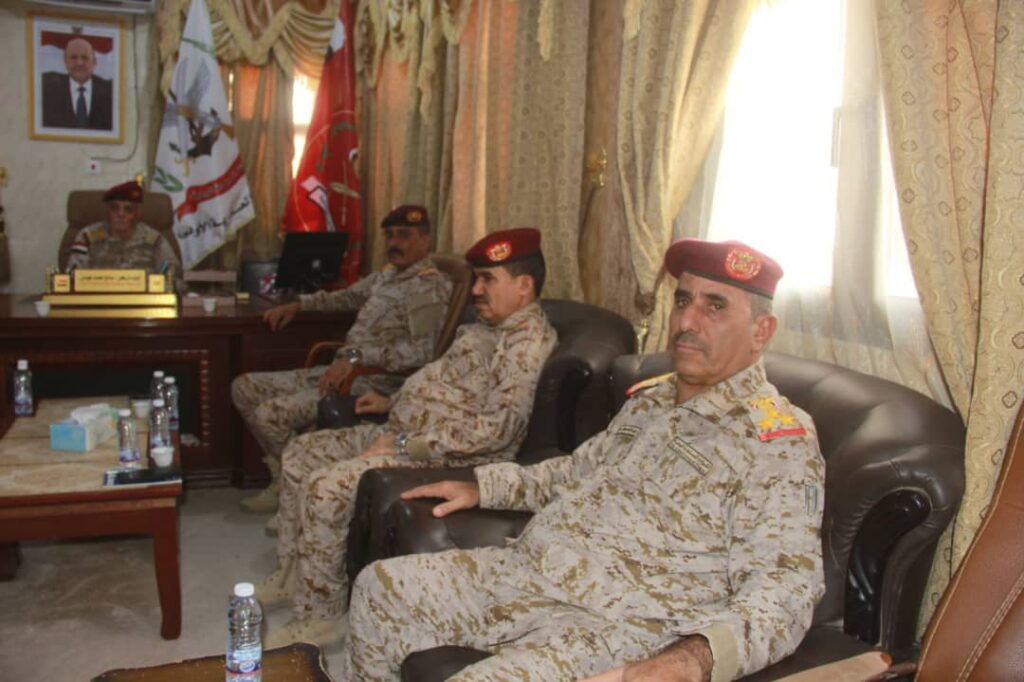 اللواء الركن /صالح طيمس يترأس اجتماعاً بقادة الوية المنطقة العسكرية الاولى ويشيد بالقوات العسكرية لضبطها عناصر تهريب المخدرات . اللواء الركن /صالح طيمس يترأس اجتماعاً بقادة الوية المنطقة العسكرية الاولى ويشيد بالقوات العسكرية لضبطها عناصر تهريب المخدرات .