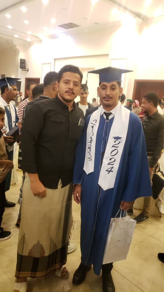 مدير مؤسسة العوامر التنموية بساحل حضرموت يحضر حفل تخرج احد الطلاب من خريجي تخصص مختبرات طبيه مدير مؤسسة العوامر التنموية بساحل حضرموت يحضر حفل تخرج احد الطلاب من خريجي تخصص مختبرات طبيه