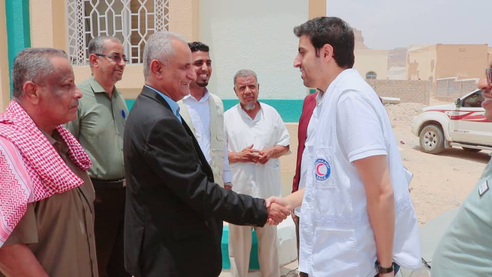 مدير عام سيئون ووفد جمعية الهلال الأحمر الكويتي يزورون مركز محمد يوسف النفيسي الصحي بمنطقة بور. مدير عام سيئون ووفد جمعية الهلال الأحمر الكويتي يزورون مركز محمد يوسف النفيسي الصحي بمنطقة بور.