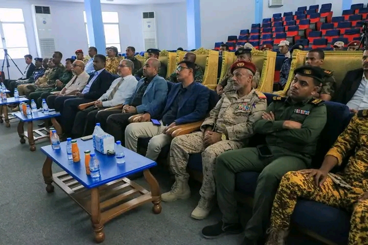 برعاية محافظ محافظة حضرموت الأستاذ مبخوت بن ماضي .. تدشين برنامج الحوكمة الأمنية بساحل حضرموت برعاية محافظ محافظة حضرموت الأستاذ مبخوت بن ماضي .. تدشين برنامج الحوكمة الأمنية بساحل حضرموت