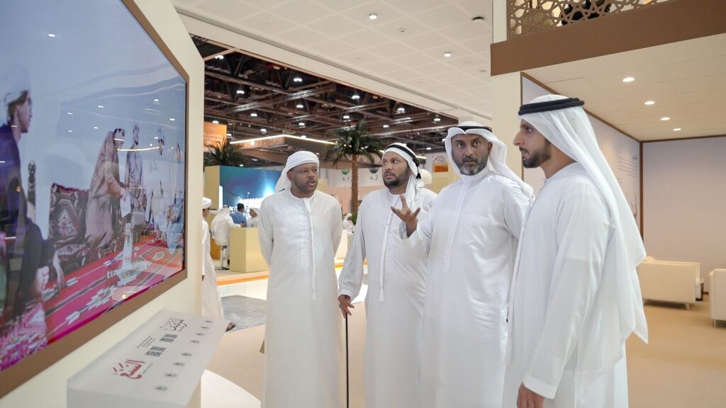 الزيارة الأولى لرئيس الجمعية اليمنية لرياضات وسباقات الصقور إلى أكبر دورة لمعرض أبوظبي الدولي للصيد والفروسية الزيارة الأولى لرئيس الجمعية اليمنية لرياضات وسباقات الصقور إلى أكبر دورة لمعرض أبوظبي الدولي للصيد والفروسية