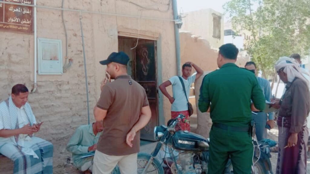 بناءً على توجيهات مدير عام سيئون .. مكتب الصناعة والتجارة بالمديرية يطلق حملات نزول على محطات الوقود لإستيفاء شروط مزاولة العمل ومدى الإلتزام بمعايير السلامة. بناءً على توجيهات مدير عام سيئون .. مكتب الصناعة والتجارة بالمديرية يطلق حملات نزول على محطات الوقود لإستيفاء شروط مزاولة العمل ومدى الإلتزام بمعايير السلامة.