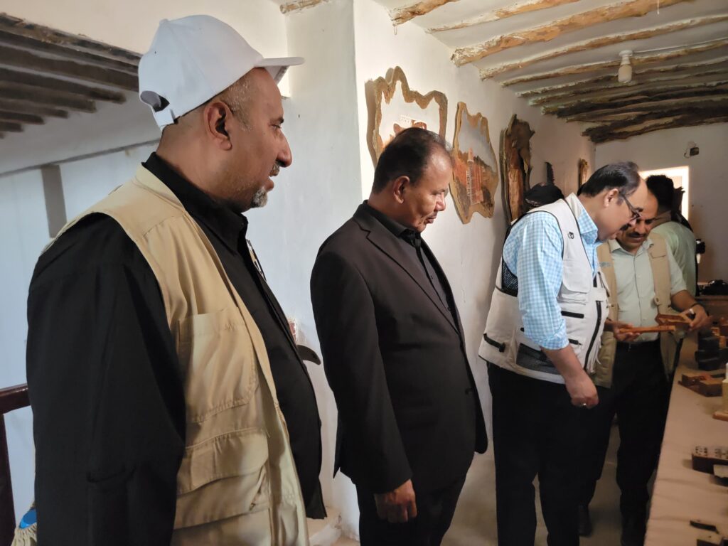 مدير عام شبام يستقبل وكيل المحافظة ووفد منظمة يونبس ويبحث أبرز التدخلات لمشاريع قطاع المياه والصرف الصحي والإصحاح البيئي بالمديرية مدير عام شبام يستقبل وكيل المحافظة ووفد منظمة يونبس ويبحث أبرز التدخلات لمشاريع قطاع المياه والصرف الصحي والإصحاح البيئي بالمديرية