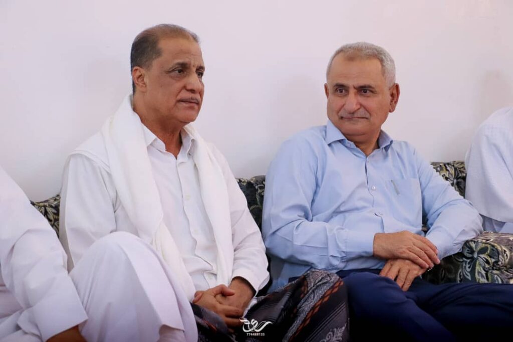 القاضي اكرم نصيب العامري عضو هيئه الرئاسه ووكيل محافظة حضرموت بالوادي والصحراء عامر العامري في ضيافة الشيخ عبدالعزيز بن عبدالله بلعلص العامري القاضي اكرم نصيب العامري عضو هيئه الرئاسه ووكيل محافظة حضرموت بالوادي والصحراء عامر العامري في ضيافة الشيخ عبدالعزيز بن عبدالله بلعلص العامري
