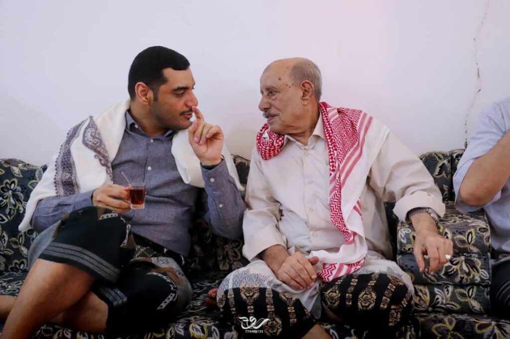 القاضي اكرم نصيب العامري عضو هيئه الرئاسه ووكيل محافظة حضرموت بالوادي والصحراء عامر العامري في ضيافة الشيخ عبدالعزيز بن عبدالله بلعلص العامري القاضي اكرم نصيب العامري عضو هيئه الرئاسه ووكيل محافظة حضرموت بالوادي والصحراء عامر العامري في ضيافة الشيخ عبدالعزيز بن عبدالله بلعلص العامري