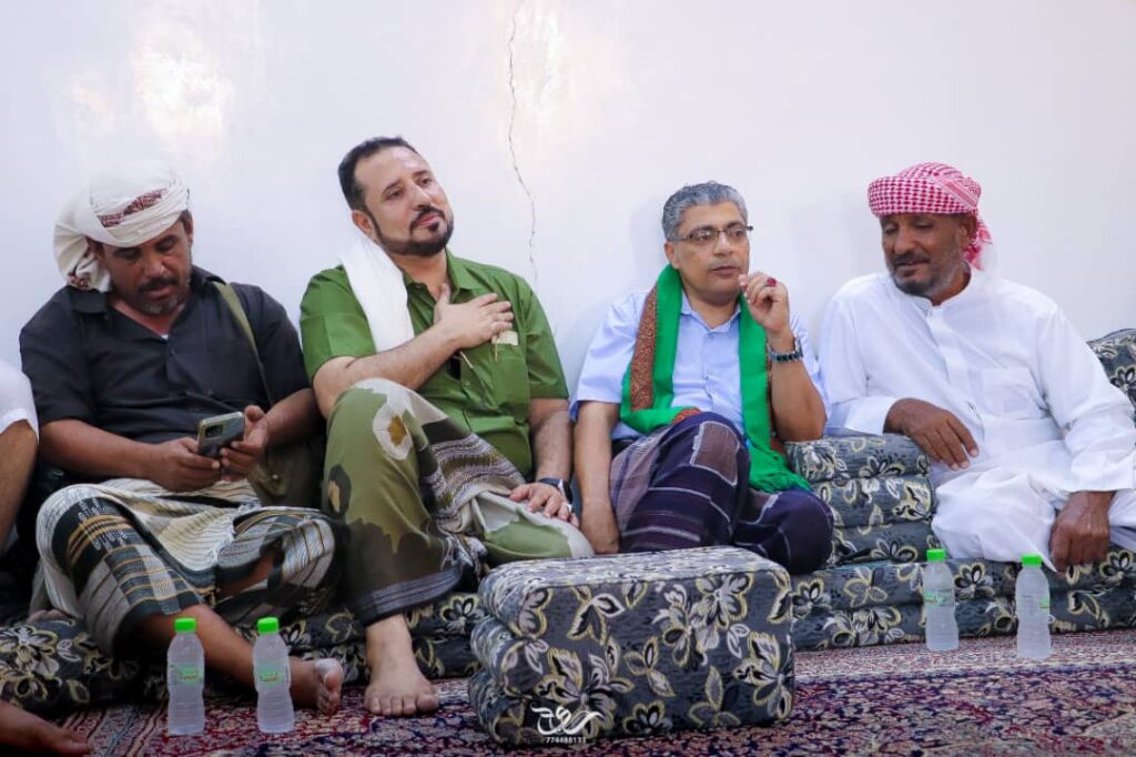القاضي اكرم نصيب العامري عضو هيئه الرئاسه ووكيل محافظة حضرموت بالوادي والصحراء عامر العامري في ضيافة الشيخ عبدالعزيز بن عبدالله بلعلص العامري القاضي اكرم نصيب العامري عضو هيئه الرئاسه ووكيل محافظة حضرموت بالوادي والصحراء عامر العامري في ضيافة الشيخ عبدالعزيز بن عبدالله بلعلص العامري