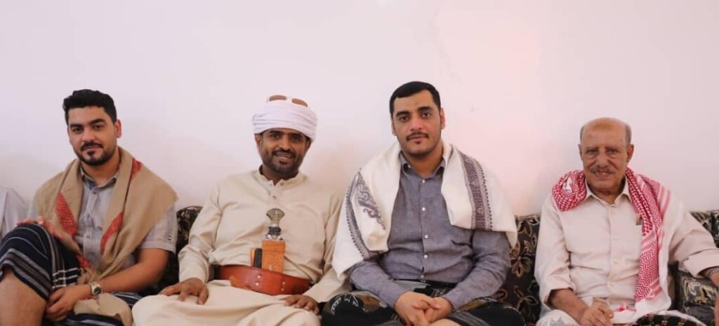 القاضي اكرم نصيب العامري عضو هيئه الرئاسه ووكيل محافظة حضرموت بالوادي والصحراء عامر العامري في ضيافة الشيخ عبدالعزيز بن عبدالله بلعلص العامري القاضي اكرم نصيب العامري عضو هيئه الرئاسه ووكيل محافظة حضرموت بالوادي والصحراء عامر العامري في ضيافة الشيخ عبدالعزيز بن عبدالله بلعلص العامري