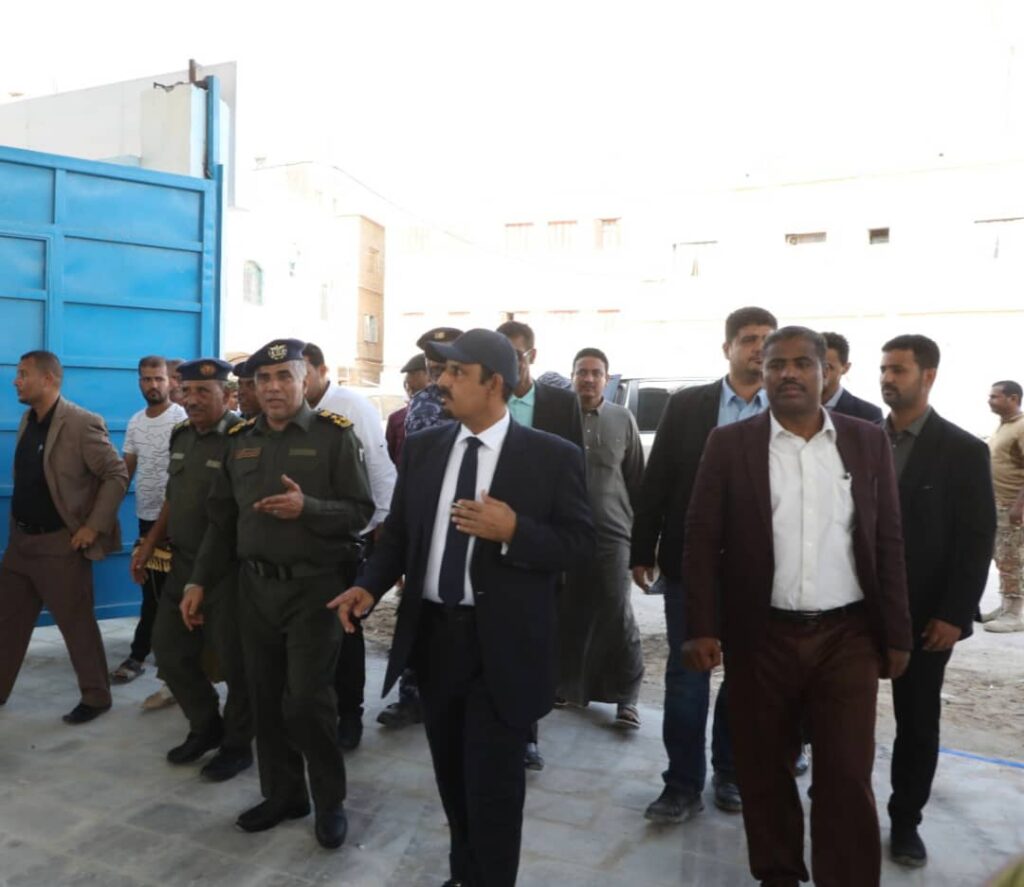 محافظ حضرموت يفتتح ويضع حجر الأساس لمشاريع في القطاع الأمني والدفاع المدني محافظ حضرموت يفتتح ويضع حجر الأساس لمشاريع في القطاع الأمني والدفاع المدني