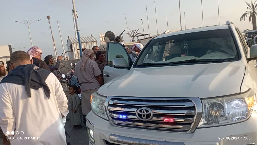 الشيخ علي بن عبدالله آل الشيخ علي هرهره مرجعية يافع بني مالك وآل هرهره في زيارة إلى حضرموت تستغرق عدة أيام. "شاهد الصور" الشيخ علي بن عبدالله آل الشيخ علي هرهره مرجعية يافع بني مالك وآل هرهره في زيارة إلى حضرموت تستغرق عدة أيام. "شاهد الصور"