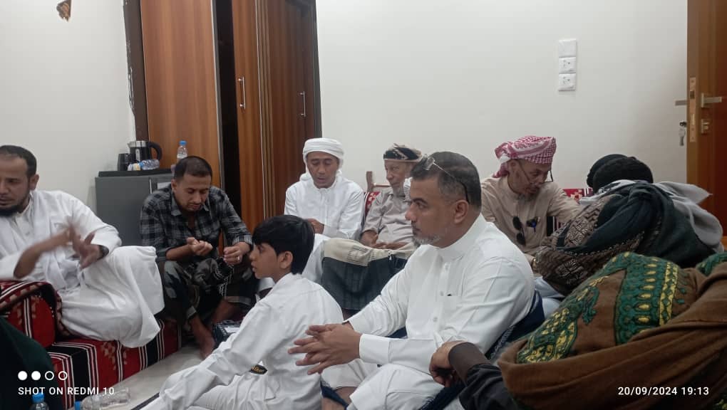 الشيخ علي بن عبدالله آل الشيخ علي هرهره مرجعية يافع بني مالك وآل هرهره في زيارة إلى حضرموت تستغرق عدة أيام. "شاهد الصور" الشيخ علي بن عبدالله آل الشيخ علي هرهره مرجعية يافع بني مالك وآل هرهره في زيارة إلى حضرموت تستغرق عدة أيام. "شاهد الصور"