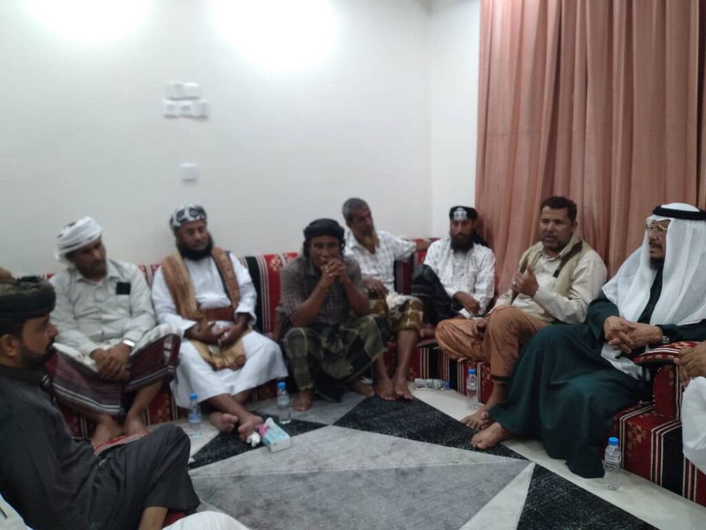 الشيخ علي بن عبدالله آل الشيخ علي هرهره مرجعية يافع بني مالك وآل هرهره في زيارة إلى حضرموت تستغرق عدة أيام. "شاهد الصور" الشيخ علي بن عبدالله آل الشيخ علي هرهره مرجعية يافع بني مالك وآل هرهره في زيارة إلى حضرموت تستغرق عدة أيام. "شاهد الصور"