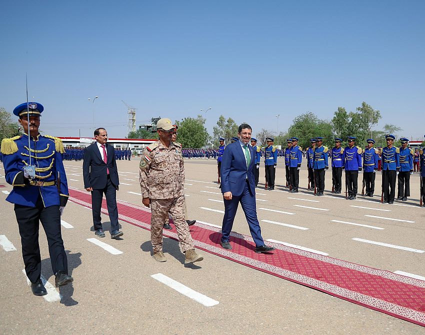 رئيس مجلس الوزراء #بن_مبارك يزور كلية الطيران والدفاع الجوي بمحافظة مأرب "شاهد الصور" رئيس مجلس الوزراء #بن_مبارك يزور كلية الطيران والدفاع الجوي بمحافظة مأرب "شاهد الصور"