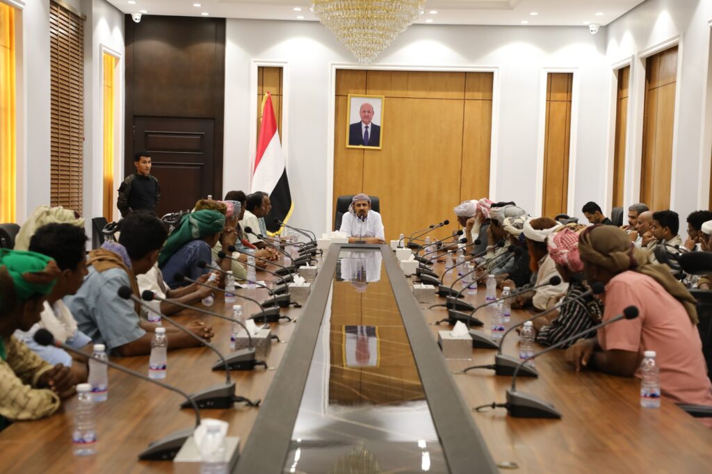المحافظ بن ماضي يلتقي مقادمة وأعيان قبيلة العكابرة ضمن جهود وحدة الصف لنيل مطالب حضرموت المحافظ بن ماضي يلتقي مقادمة وأعيان قبيلة العكابرة ضمن جهود وحدة الصف لنيل مطالب حضرموت