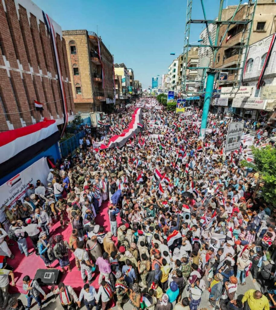 تعز: مسيرة مليونية حاشدة تؤكد على خيار المقاومة لاستعادة الدولة تعز: مسيرة مليونية حاشدة تؤكد على خيار المقاومة لاستعادة الدولة