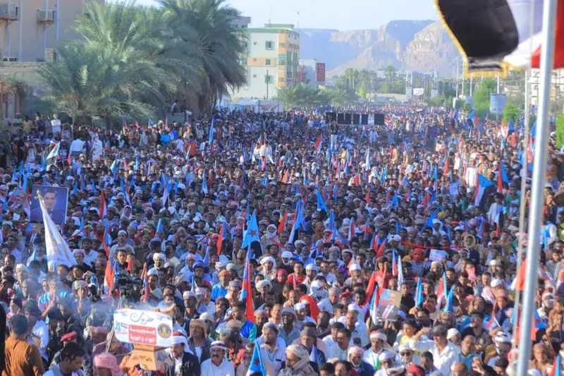 سيئون : أبناء حضرموت في مليونية “الهوية الجنوبية” يجددون التمسك بالاستقلال واستعادة الدولة الجنوبية المستقلة “بيان” سيئون : أبناء حضرموت في مليونية “الهوية الجنوبية” يجددون التمسك بالاستقلال واستعادة الدولة الجنوبية المستقلة “بيان”