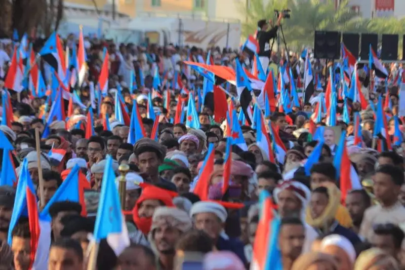 سيئون : أبناء حضرموت في مليونية “الهوية الجنوبية” يجددون التمسك بالاستقلال واستعادة الدولة الجنوبية المستقلة “بيان” سيئون : أبناء حضرموت في مليونية “الهوية الجنوبية” يجددون التمسك بالاستقلال واستعادة الدولة الجنوبية المستقلة “بيان”