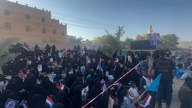 سيئون : أبناء حضرموت في مليونية “الهوية الجنوبية” يجددون التمسك بالاستقلال واستعادة الدولة الجنوبية المستقلة “بيان” سيئون : أبناء حضرموت في مليونية “الهوية الجنوبية” يجددون التمسك بالاستقلال واستعادة الدولة الجنوبية المستقلة “بيان”