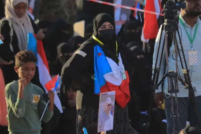 سيئون : أبناء حضرموت في مليونية “الهوية الجنوبية” يجددون التمسك بالاستقلال واستعادة الدولة الجنوبية المستقلة “بيان” سيئون : أبناء حضرموت في مليونية “الهوية الجنوبية” يجددون التمسك بالاستقلال واستعادة الدولة الجنوبية المستقلة “بيان”